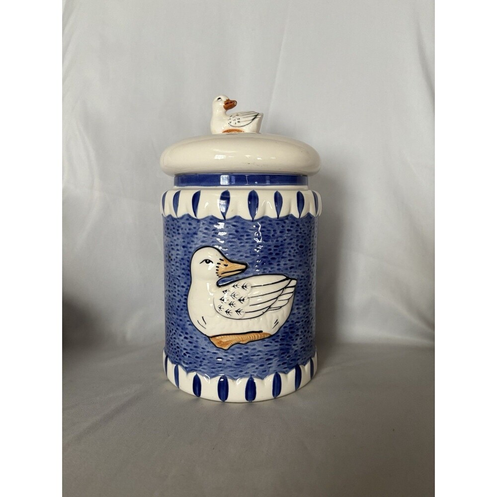 1983 SIGMA Tastesetter Duck Ceramic Canister Jar Granny Core 10 1/2 Inches